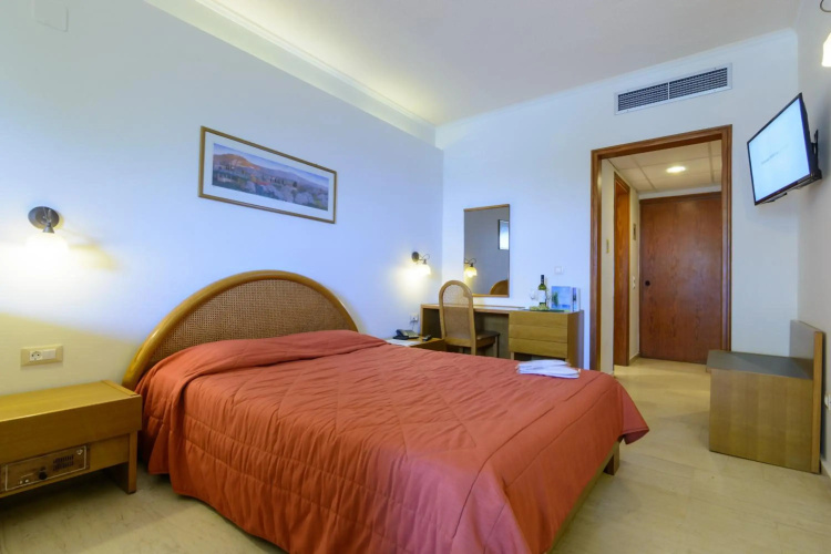 Golden Sand Hotel