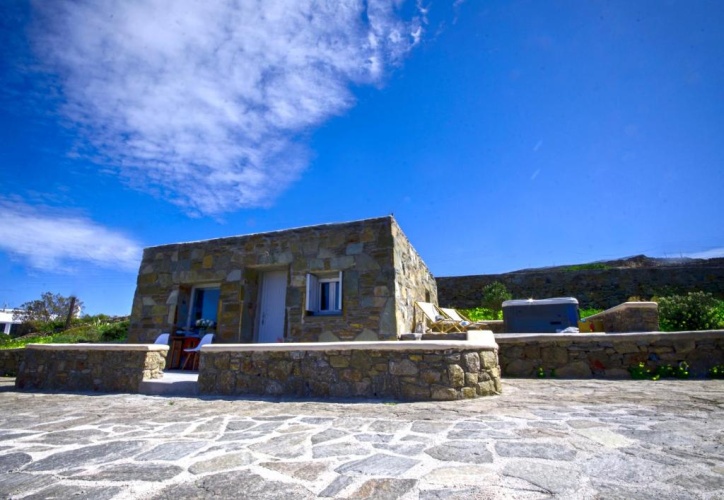 1 Bedroom Apartment with sea view
