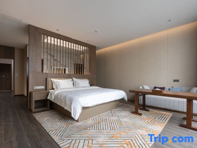 Deluxe Double Suite