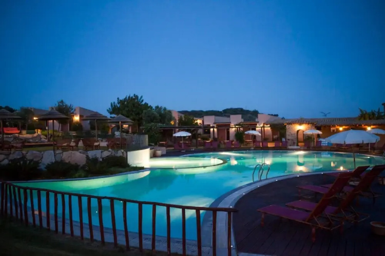 Apartment in Residence With Pool