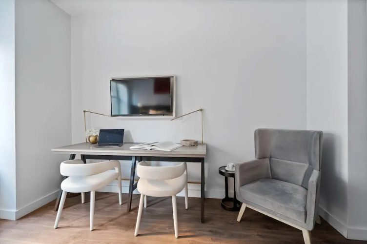 17john: Classic King Studio Apartment