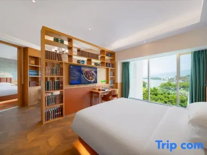 Family Suite with lake view