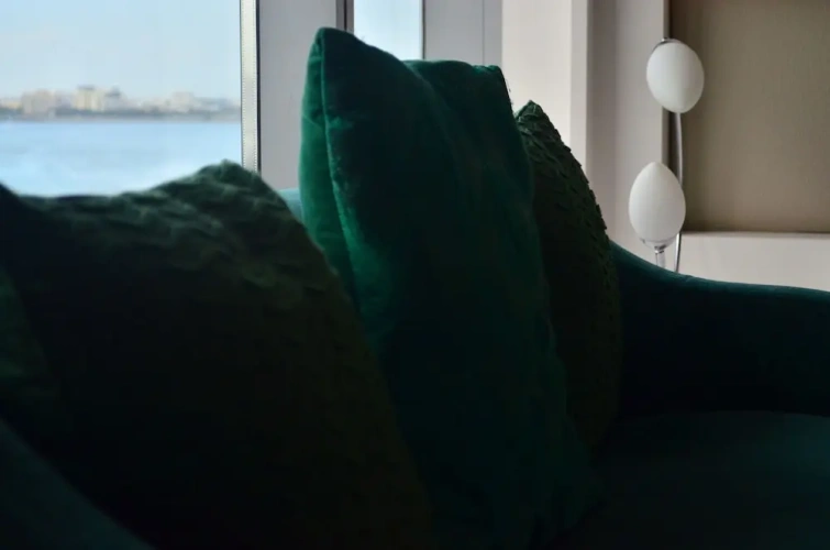 Standard room with lake view