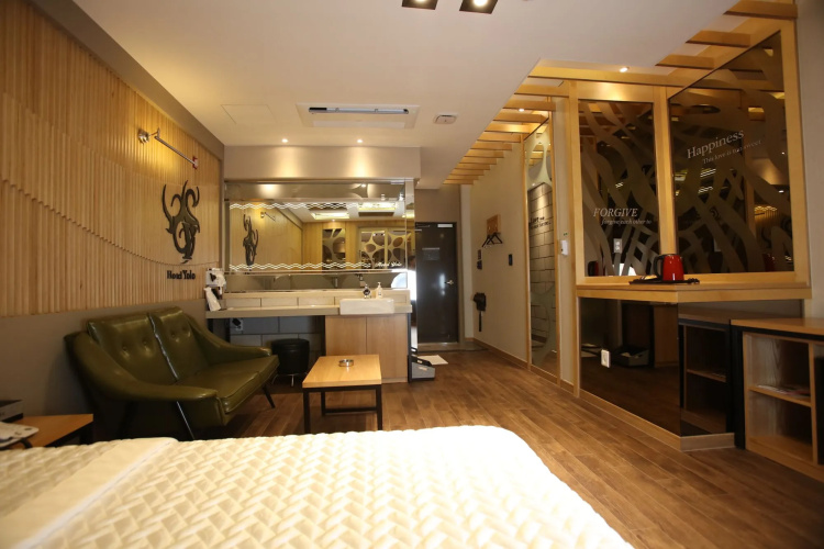Hotel Yolo