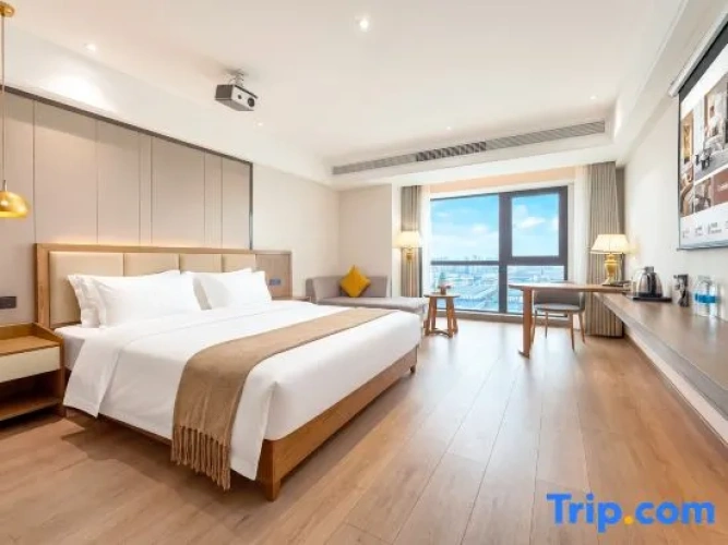 Standard Double room with city view