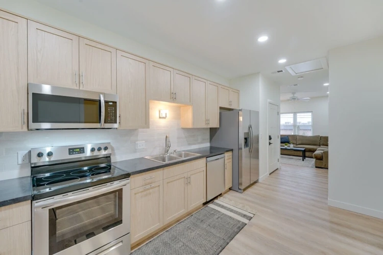 2 Bedrooms Apartment