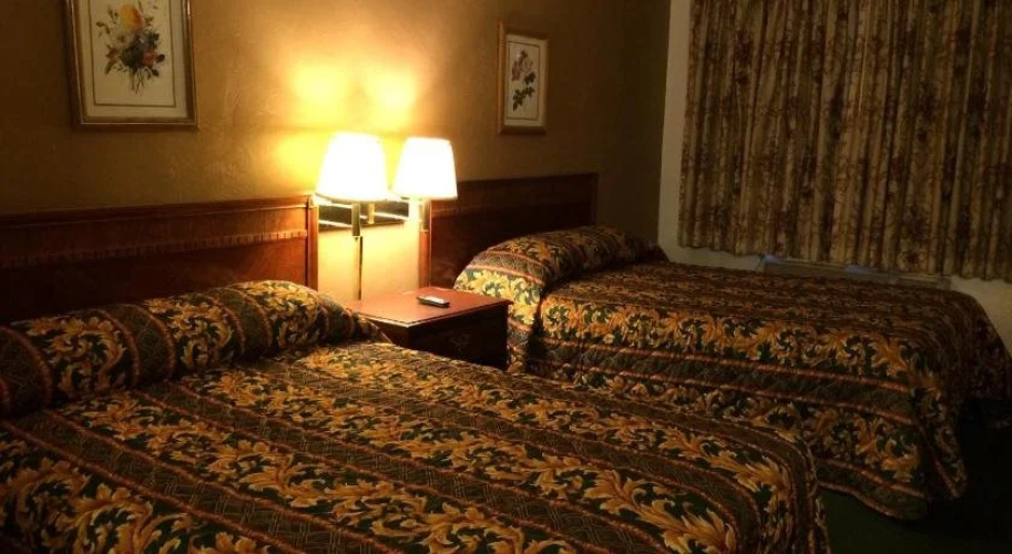 Townhouse Motel