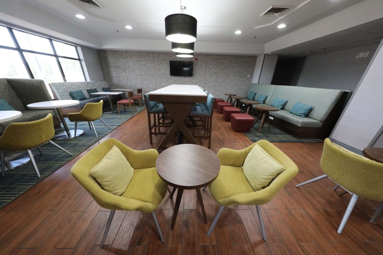 Hampton Inn Hutchinson photo 17