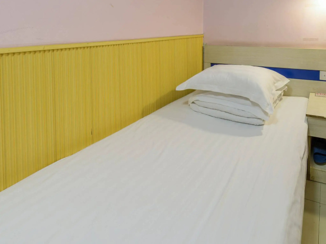 Happy Dragon Hostel