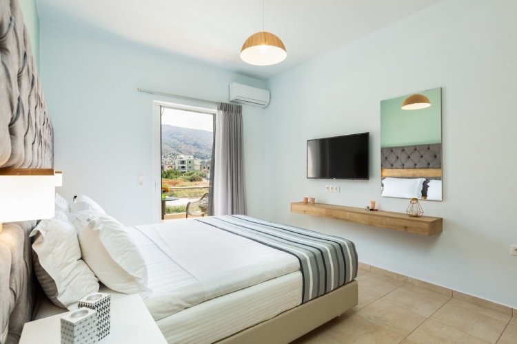 3 Bedrooms Apartment