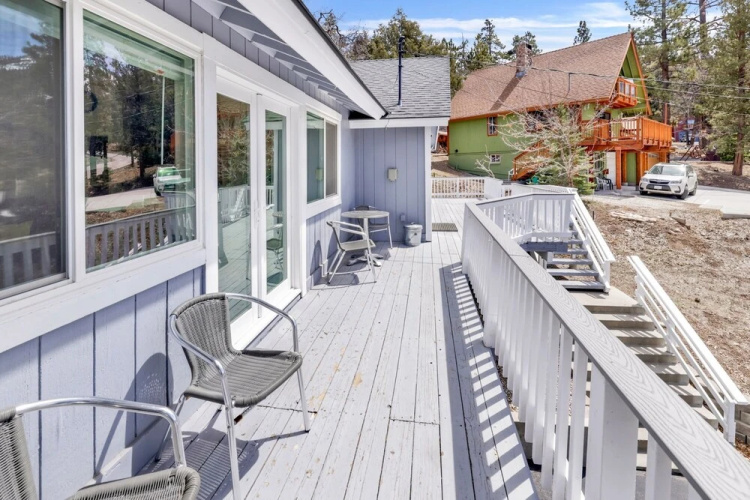 2010-lassen Paradise 4 Bedroom Home by RedAwning
