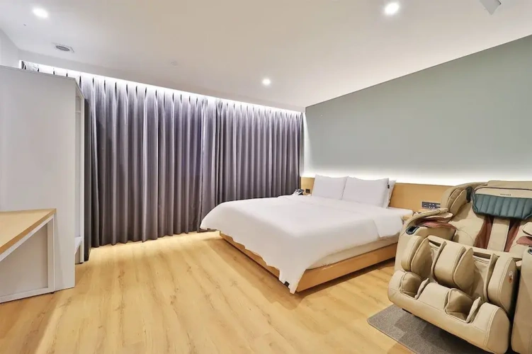 Comfort room