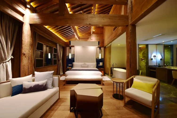 Deluxe Double room with courtyard view