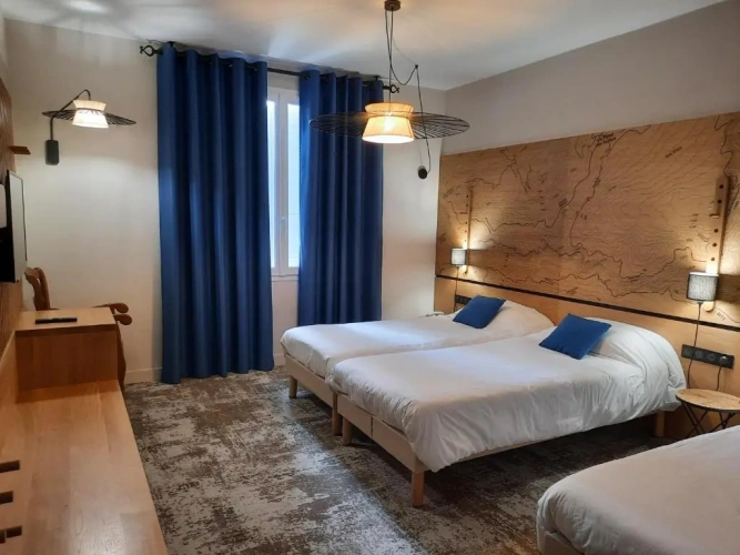 Standard Triple room