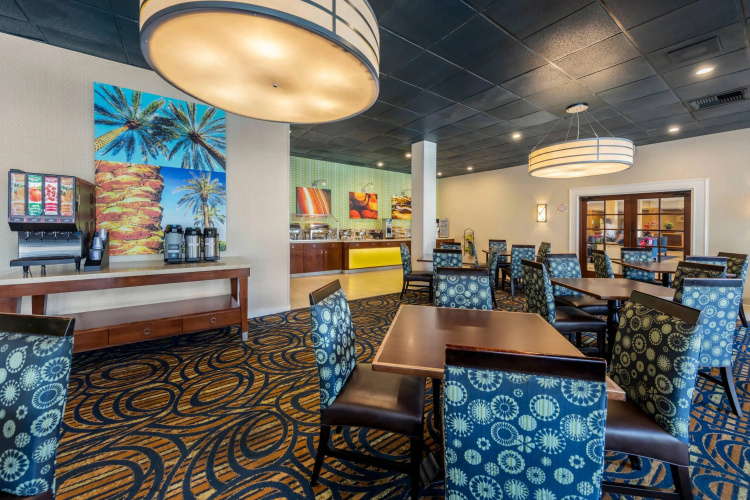 Clarion Hotel Anaheim Resort photo 25