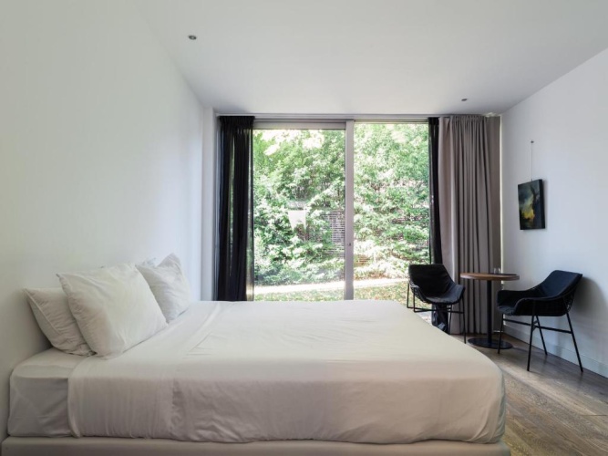 Suite with garden view