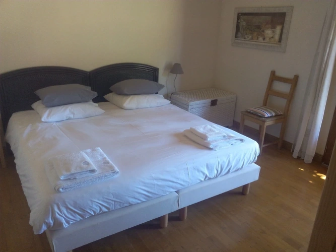 Superior Double Basement room