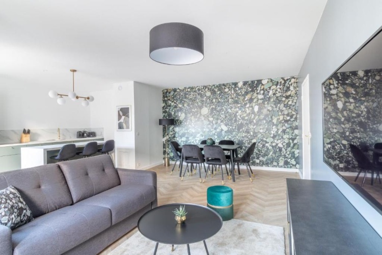 2 Bedrooms Apartment
