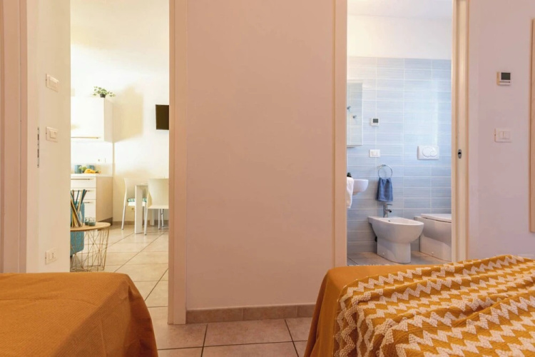 Pool View Apartment With Private Enclosed Garden