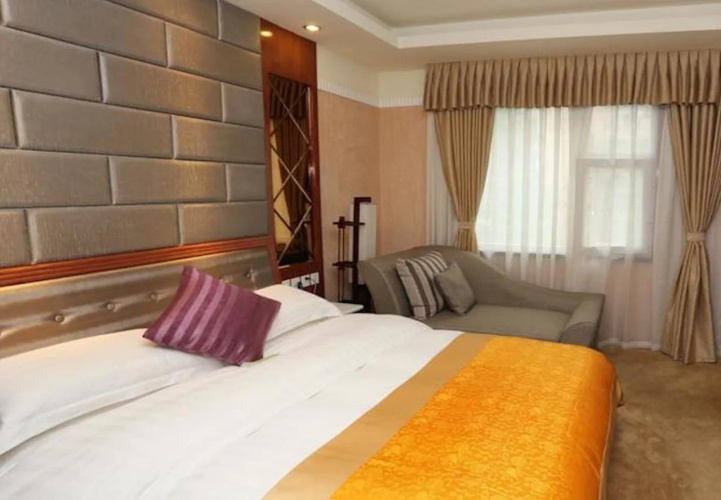 Chengdu Skylakes Hotel