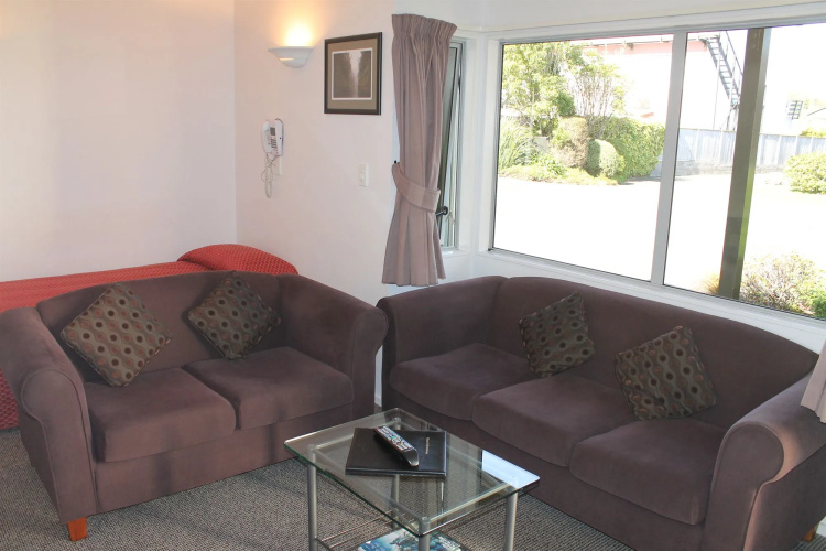 Riverview Motel