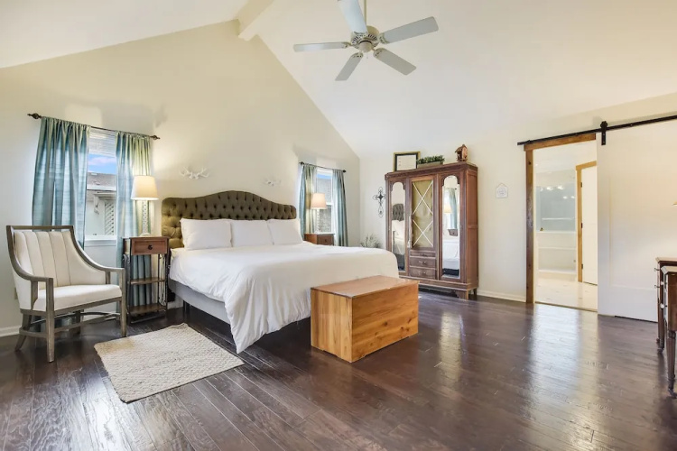 The Arrive Authentic Tudor - 4 Br Home