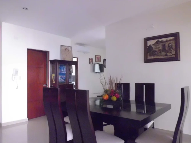 2 Bedrooms Standard Family room with balcony