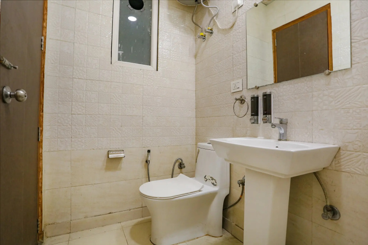 Hotel Silver Saffron Peeragarhi