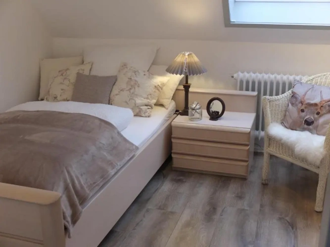 5 Bedrooms Cottage