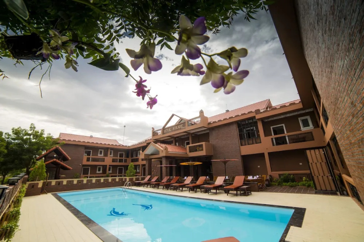 Royal Aykare Lodge