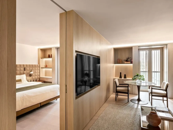 Suite with balcony