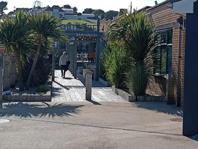 Sleeps 6, Pets Allowed & Free Parking