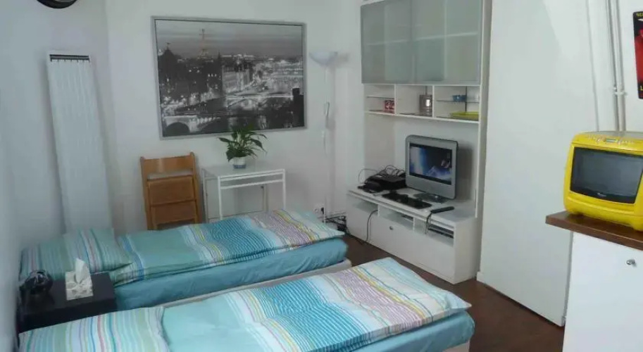 Studio Paris 8eme