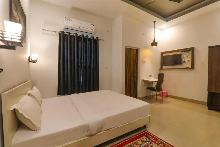 Fabhotel Sr Inn