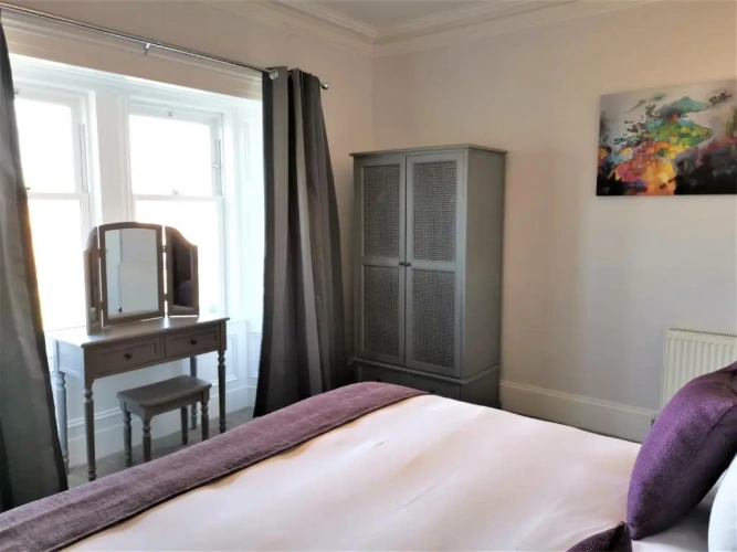 3 Bedrooms Apartment