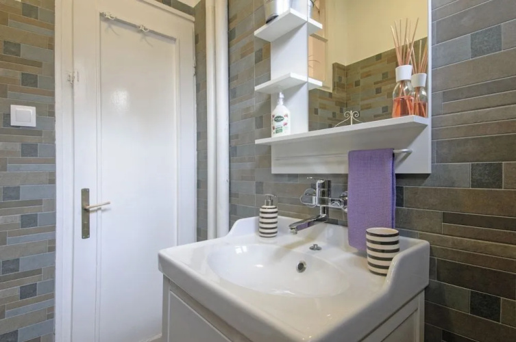 3 BDR Top Center Artistic Apartment - 115 m2