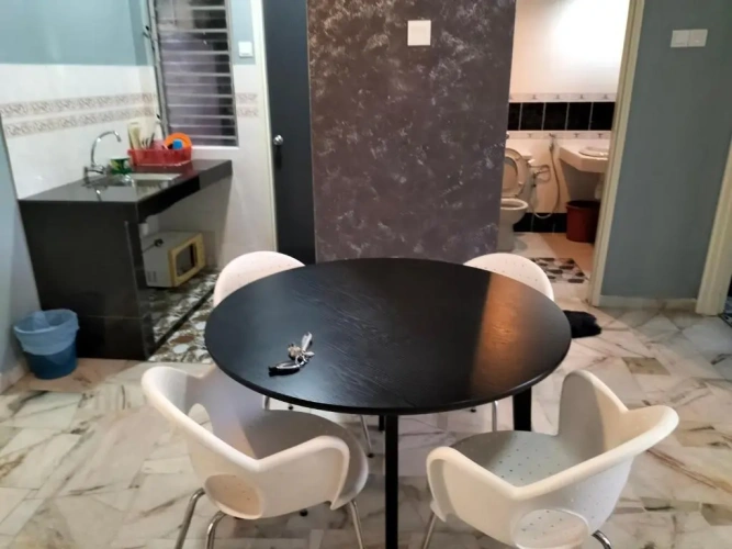 2 Bedrooms Apartment