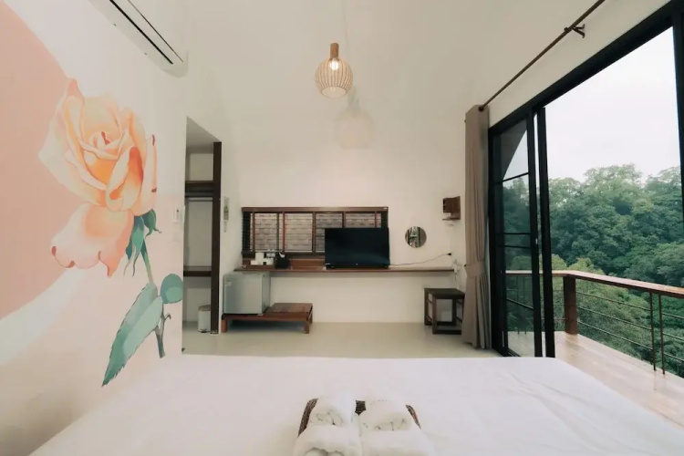 Baan Nhuer Mek