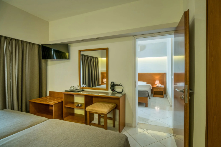 Hiona Holiday Hotel