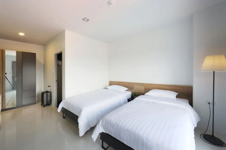Standard Twin Family room with balcony