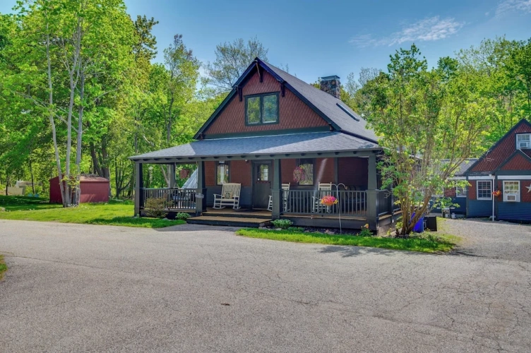 4 Bedrooms Cottage