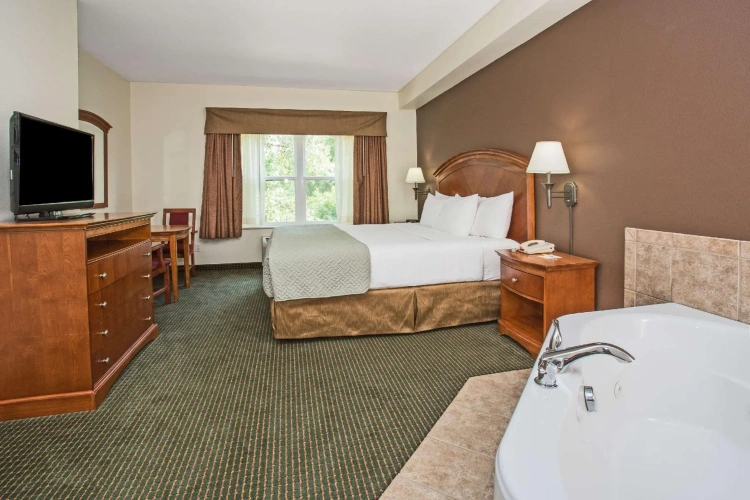 Deluxe Double Suite