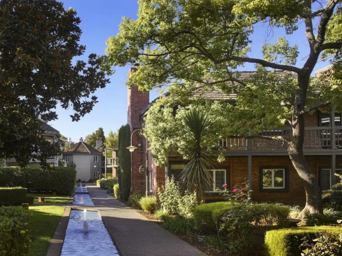 Vintage HouseOver view