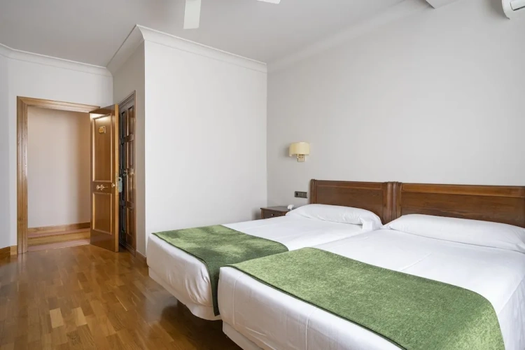 Premium Quadruple room