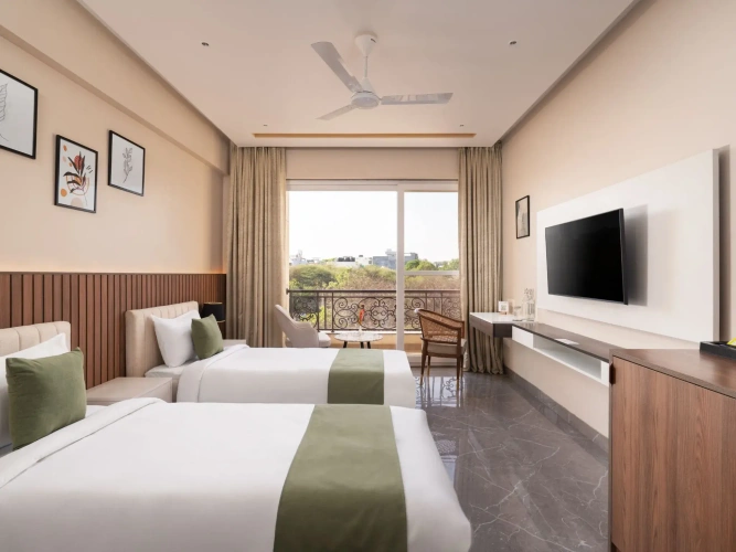 Deluxe Twin room with balcony