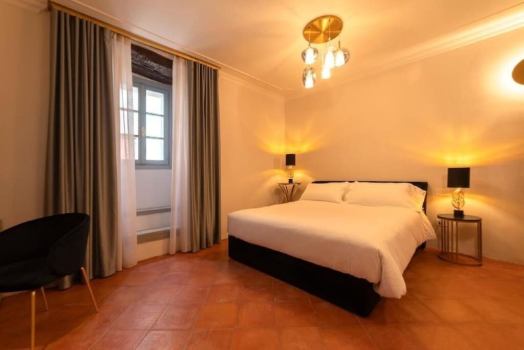 Deluxe Double room with city view