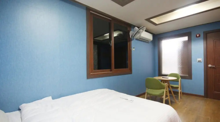 W Motel