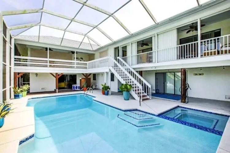 4 Bedrooms Cottage