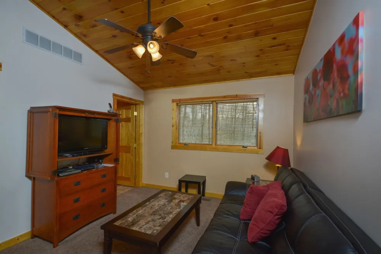 Donovan's Dacha 3 Bedroom House