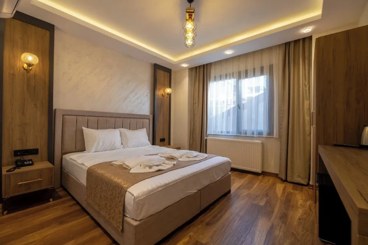 Deluxe Double room with city view